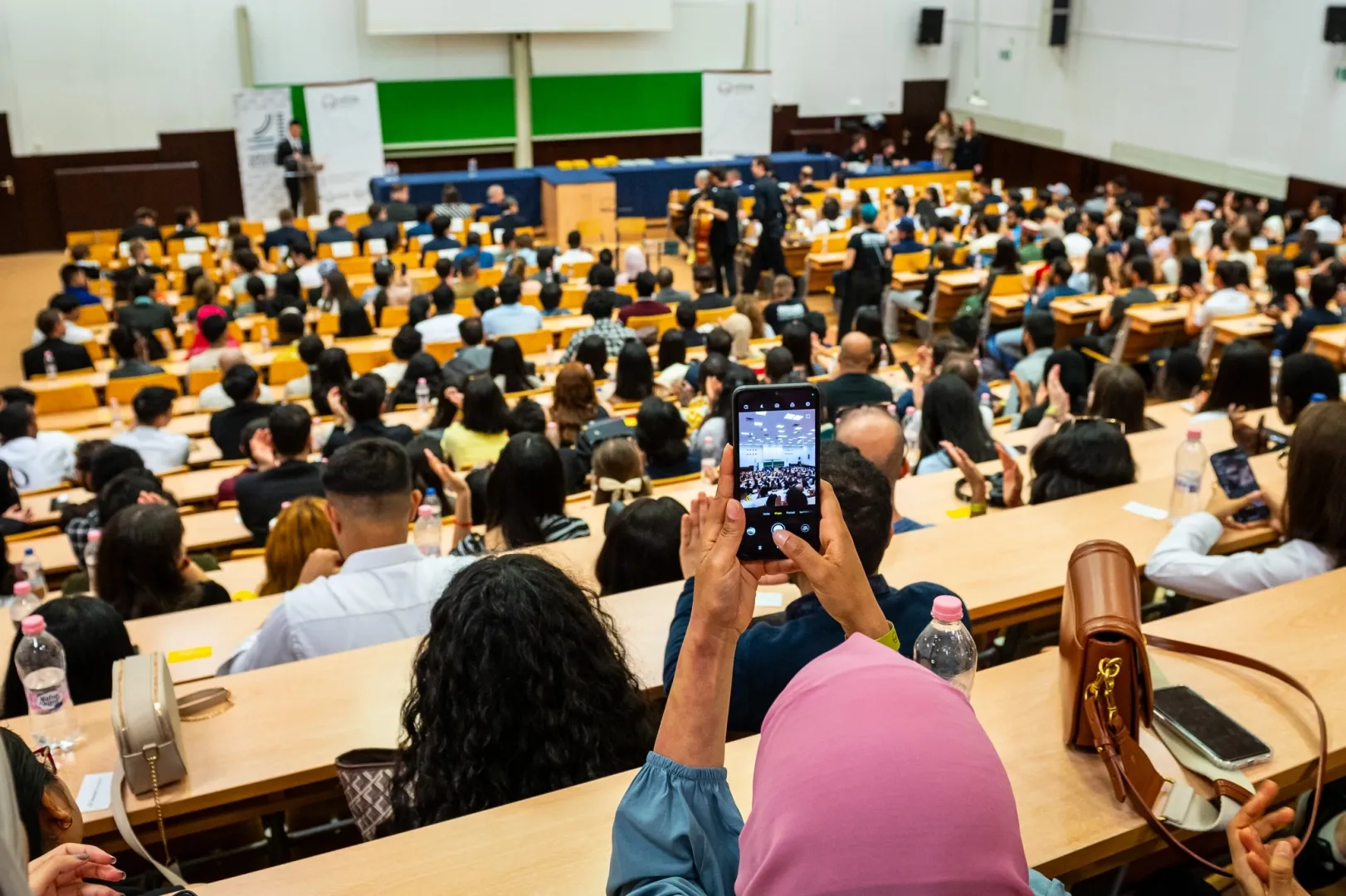 The University's main lecture hall was filled to capacity as a large number of attendees gathered for the conference. (Photo: Máté Dudás)